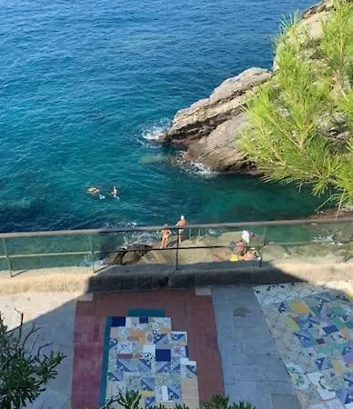 House By The Sea Overlooking Portofino Appartement